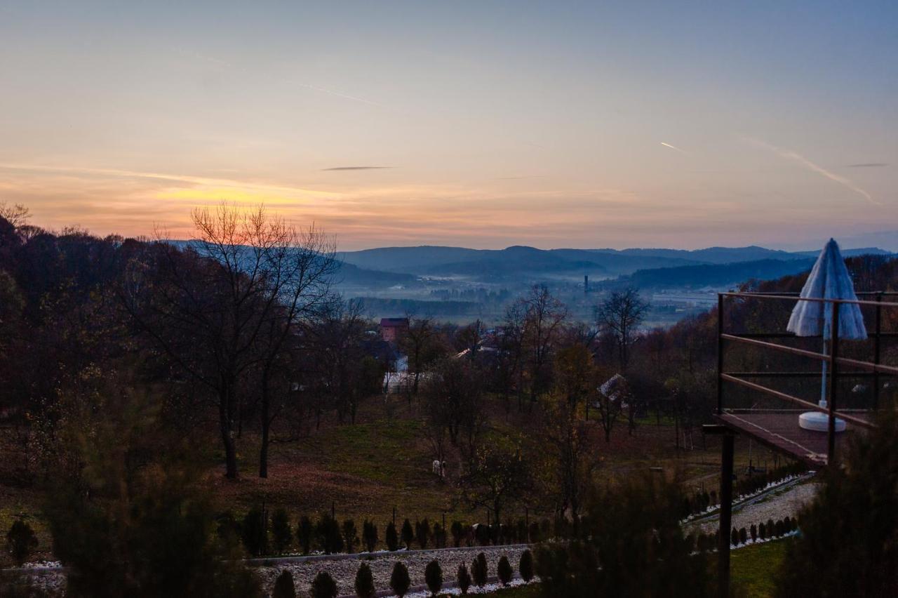 Apartmán La Maria Si Ioana Curtea de Argeş Exteriér fotografie