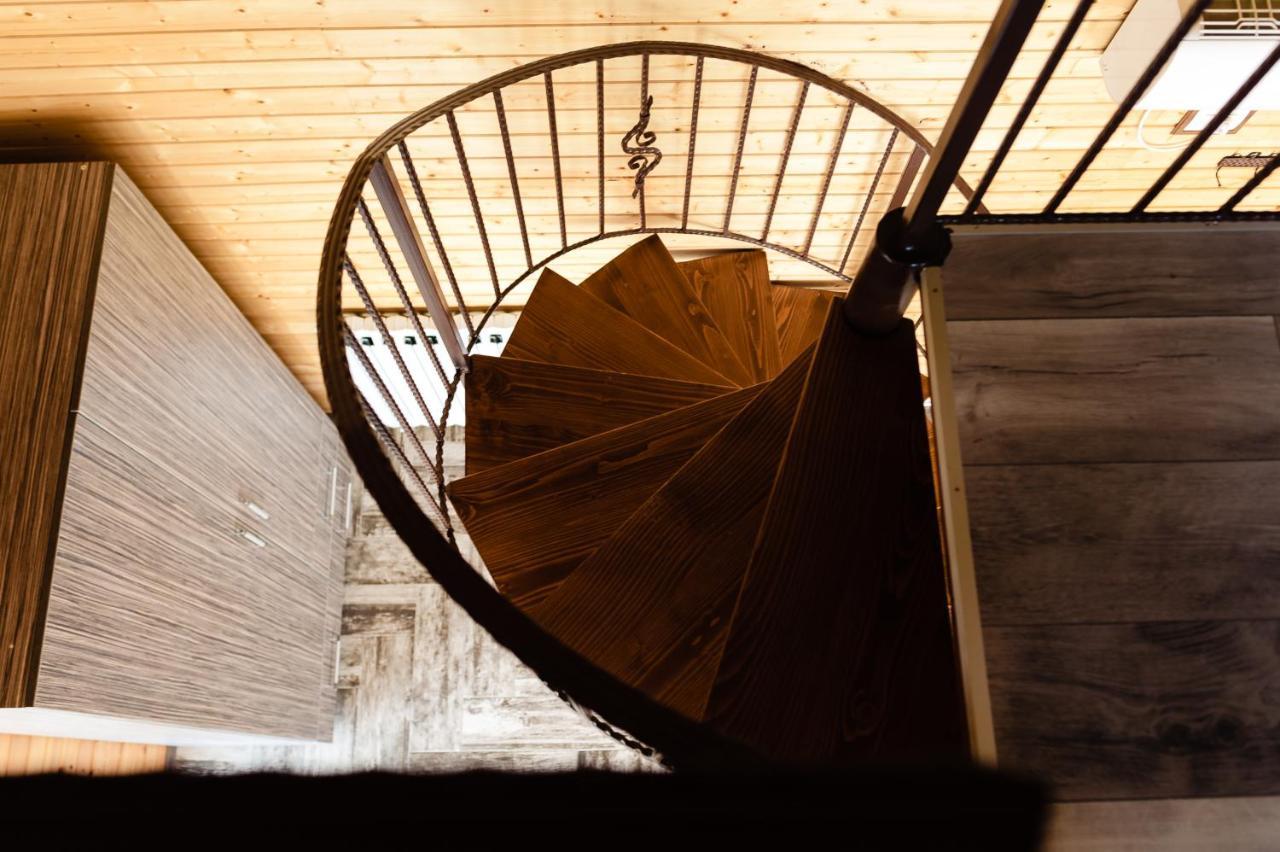 Apartmán La Maria Si Ioana Curtea de Argeş Exteriér fotografie