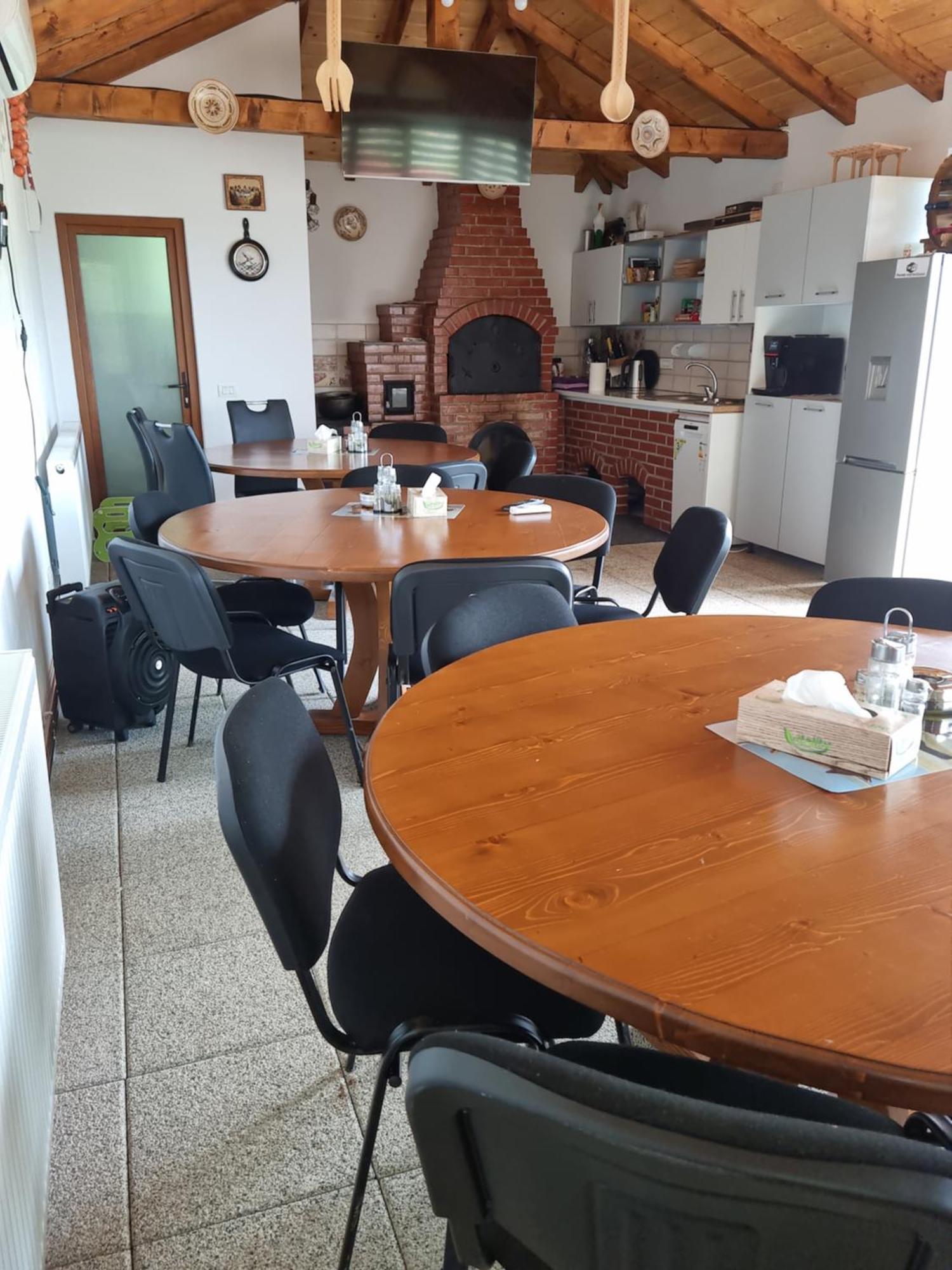 Apartmán La Maria Si Ioana Curtea de Argeş Exteriér fotografie