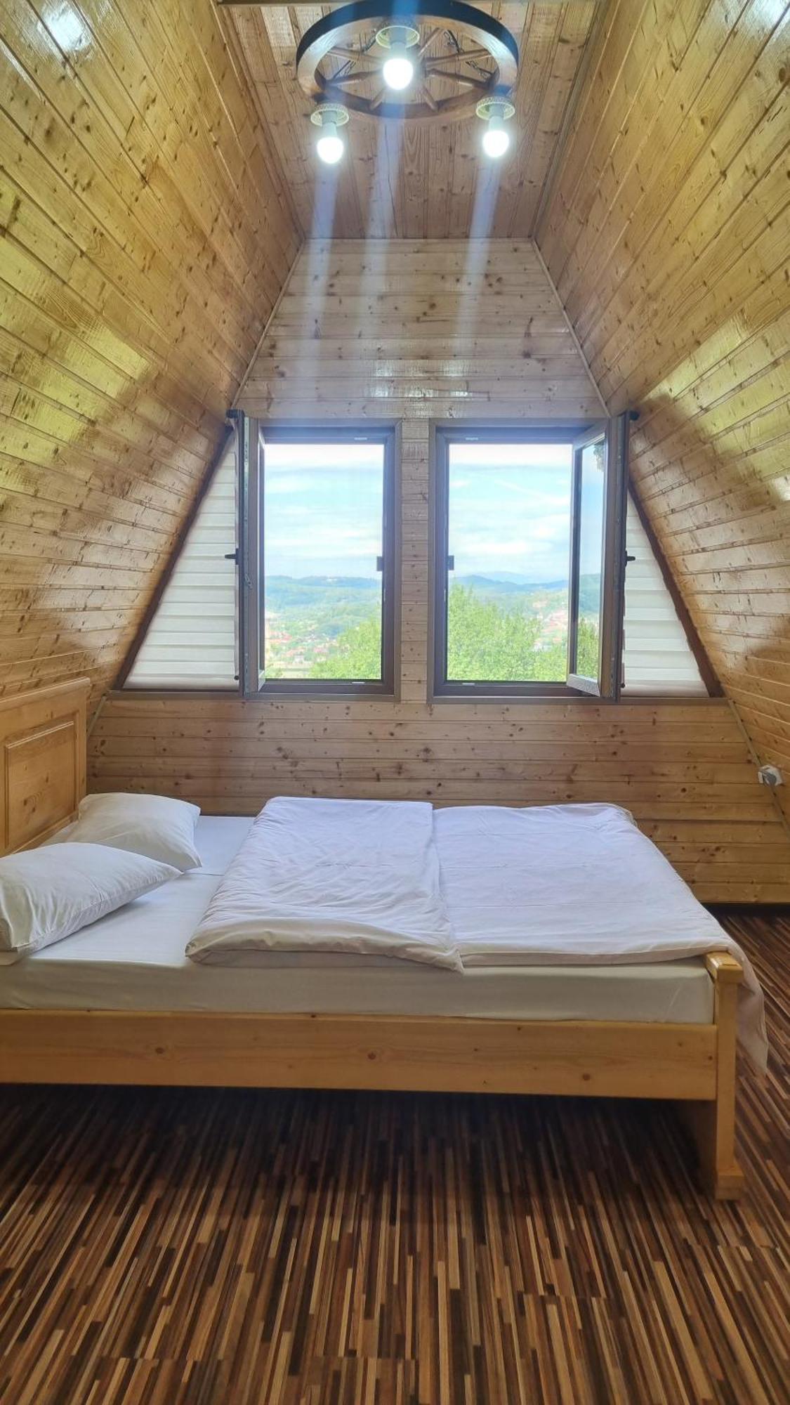 Apartmán La Maria Si Ioana Curtea de Argeş Exteriér fotografie