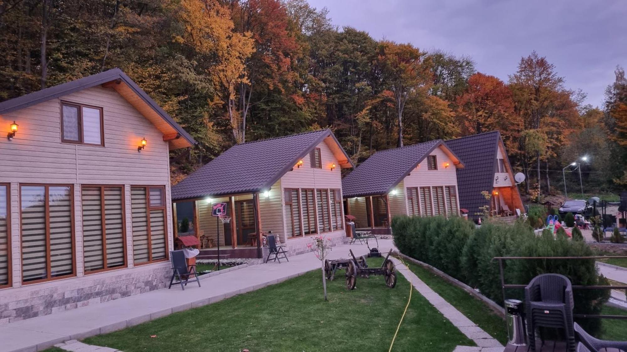 Apartmán La Maria Si Ioana Curtea de Argeş Exteriér fotografie