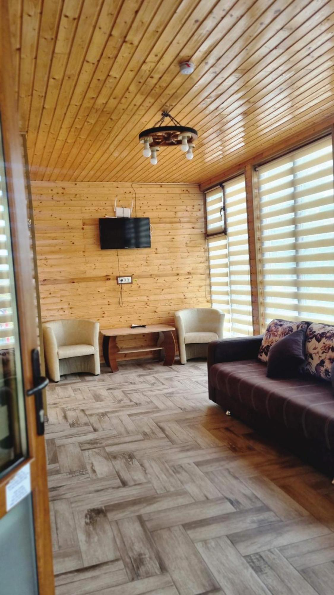 Apartmán La Maria Si Ioana Curtea de Argeş Exteriér fotografie