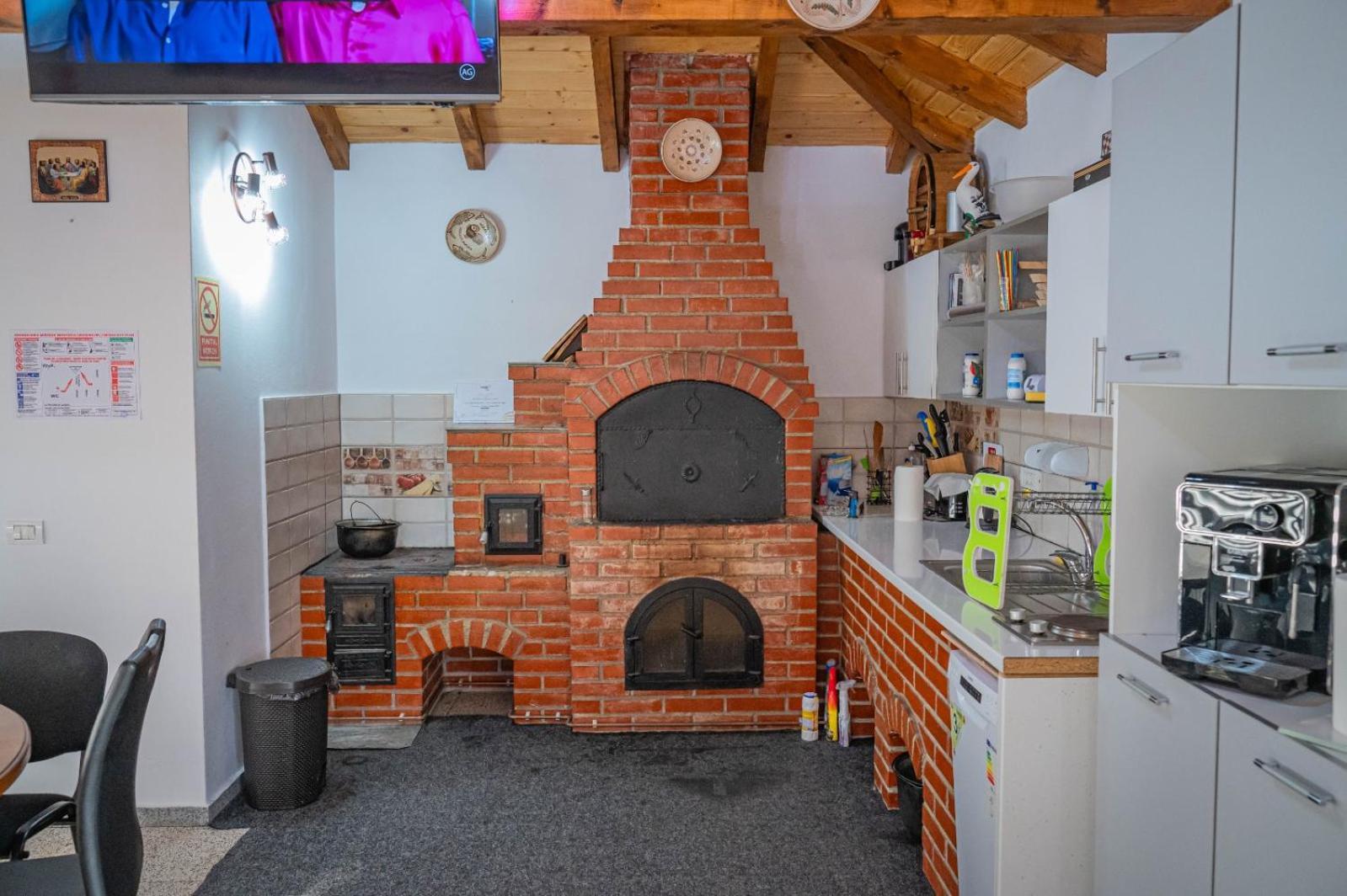 Apartmán La Maria Si Ioana Curtea de Argeş Exteriér fotografie