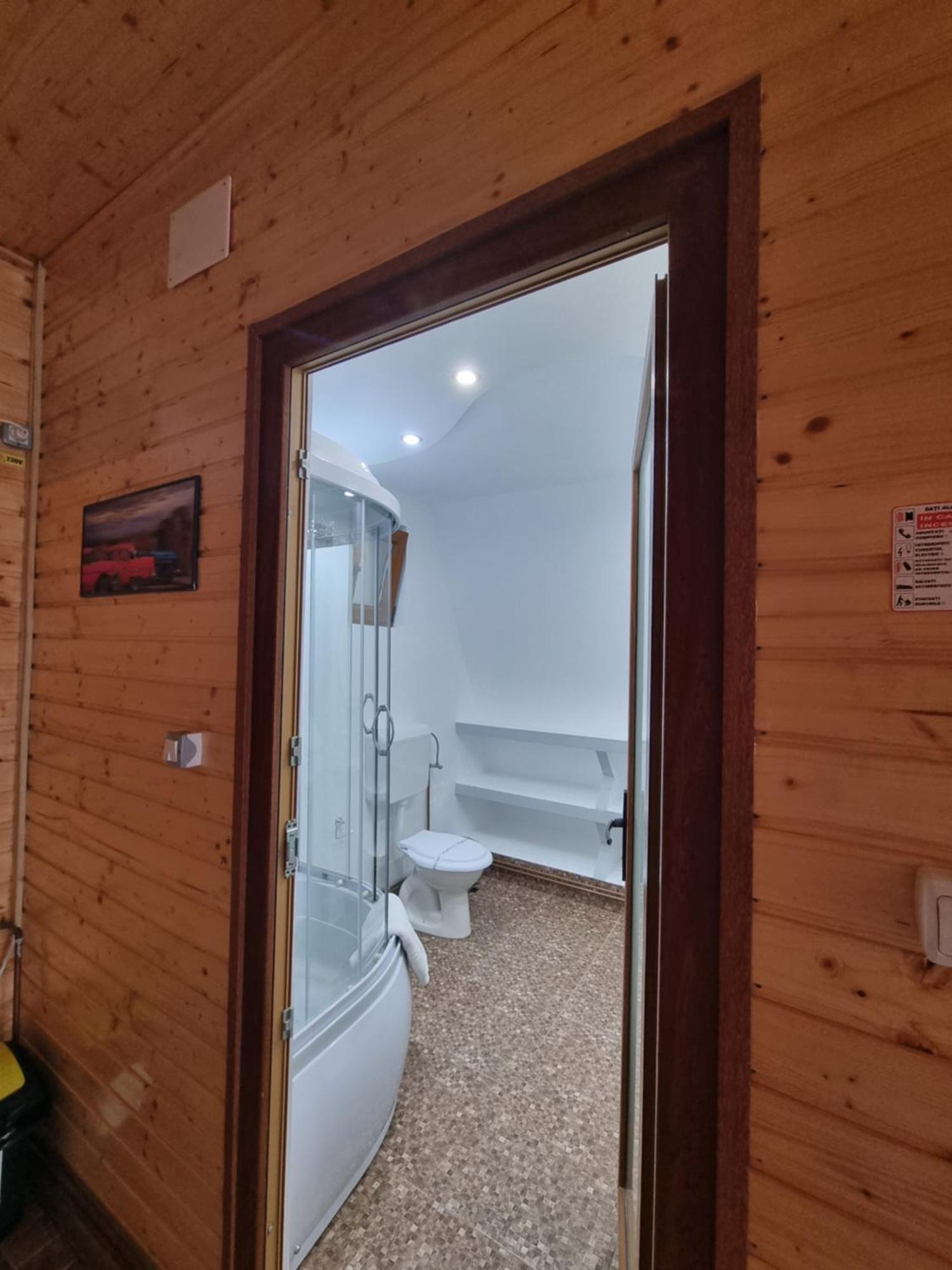 Apartmán La Maria Si Ioana Curtea de Argeş Exteriér fotografie