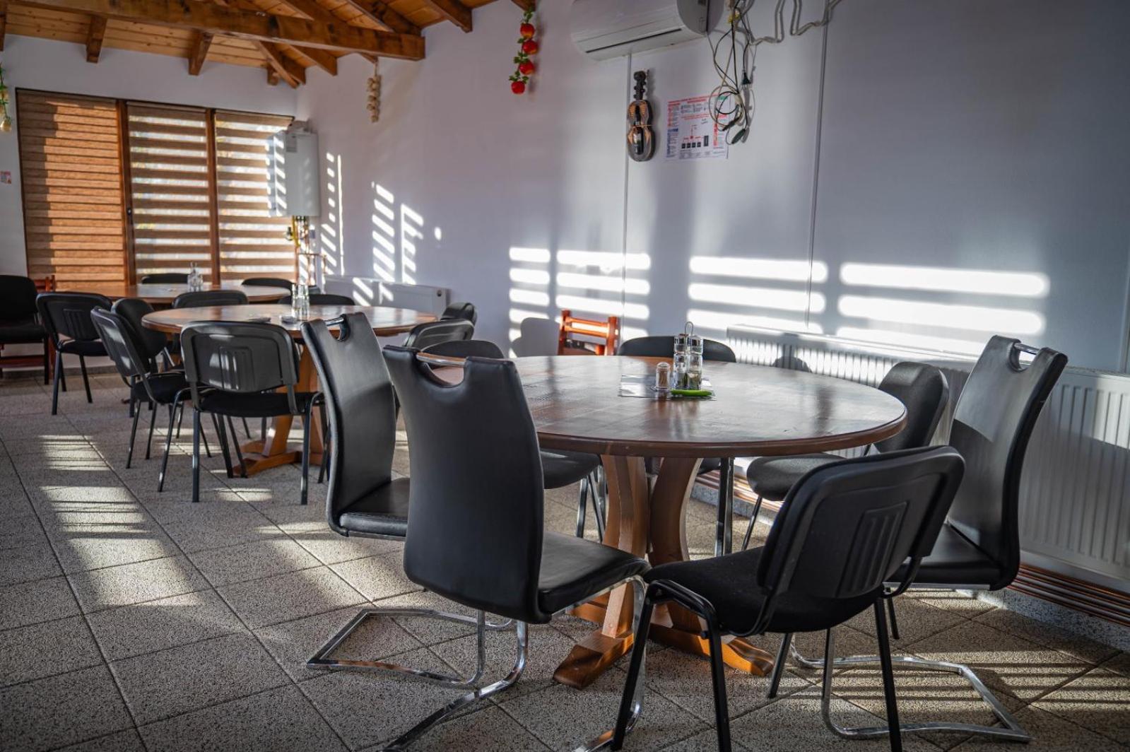 Apartmán La Maria Si Ioana Curtea de Argeş Exteriér fotografie